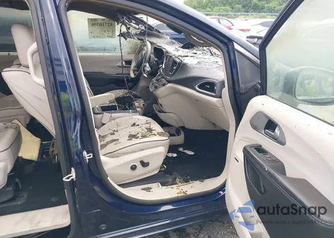 2018 Chrysler Pacifica Hybrid Limited z USA, uszkodzony, nr VIN 2C4RC1N70JR168562